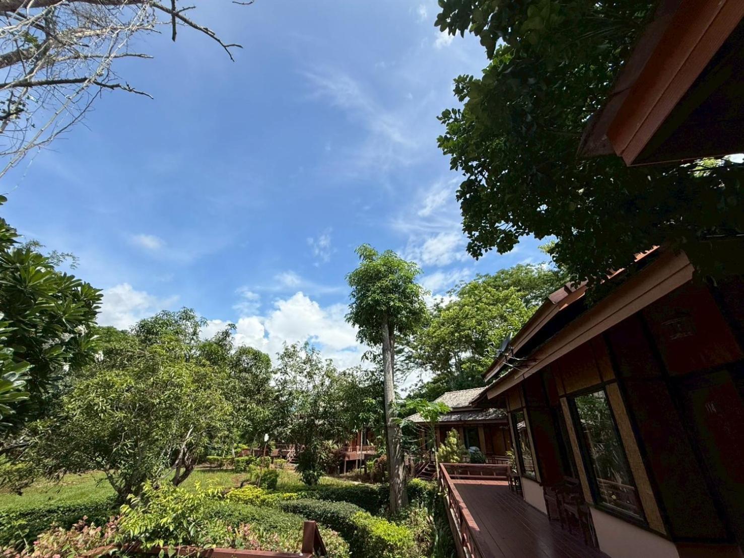 โรงแรมบ้านกระทิง รีสอร์ท 3*